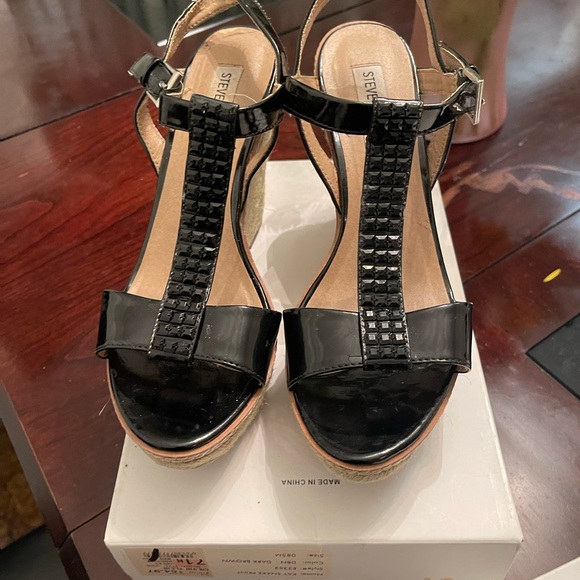 Black platform sandal - Picture 2 of 6